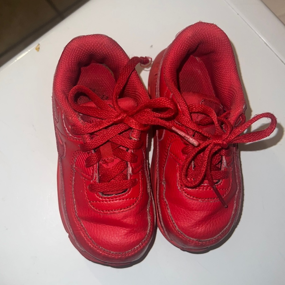 boys red nike airmax